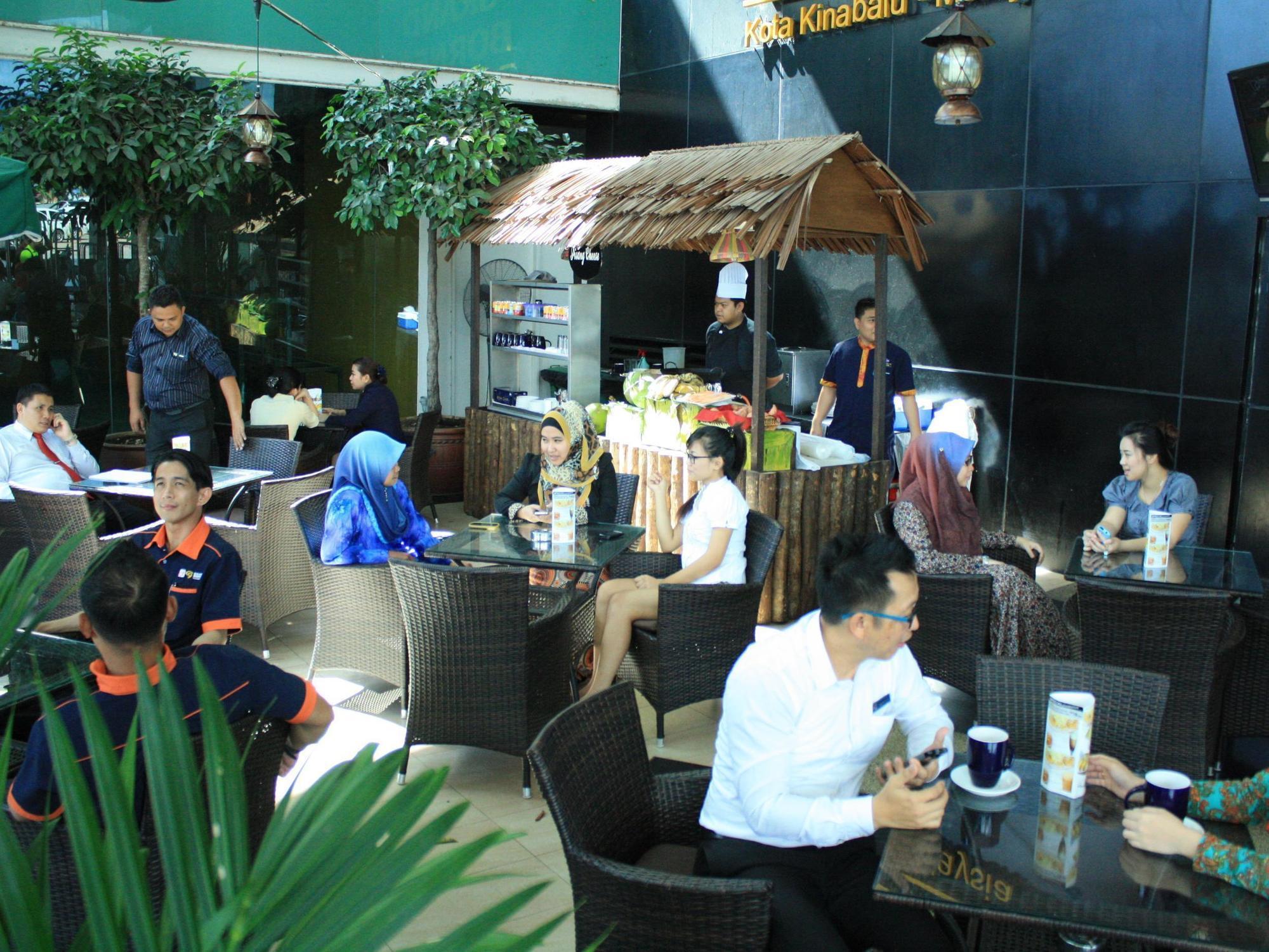 Grand Borneo Hotel Kota Kinabalu Zewnętrze zdjęcie