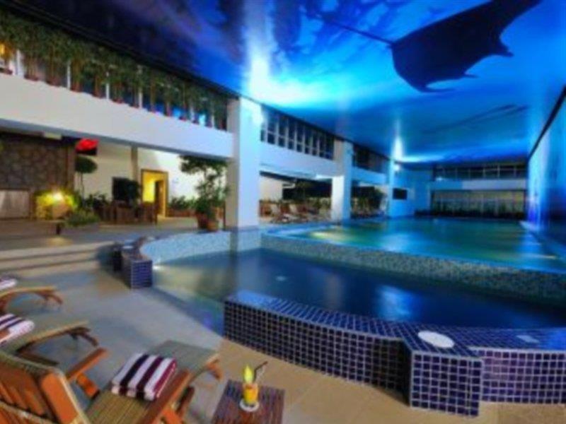 Grand Borneo Hotel Kota Kinabalu Zewnętrze zdjęcie