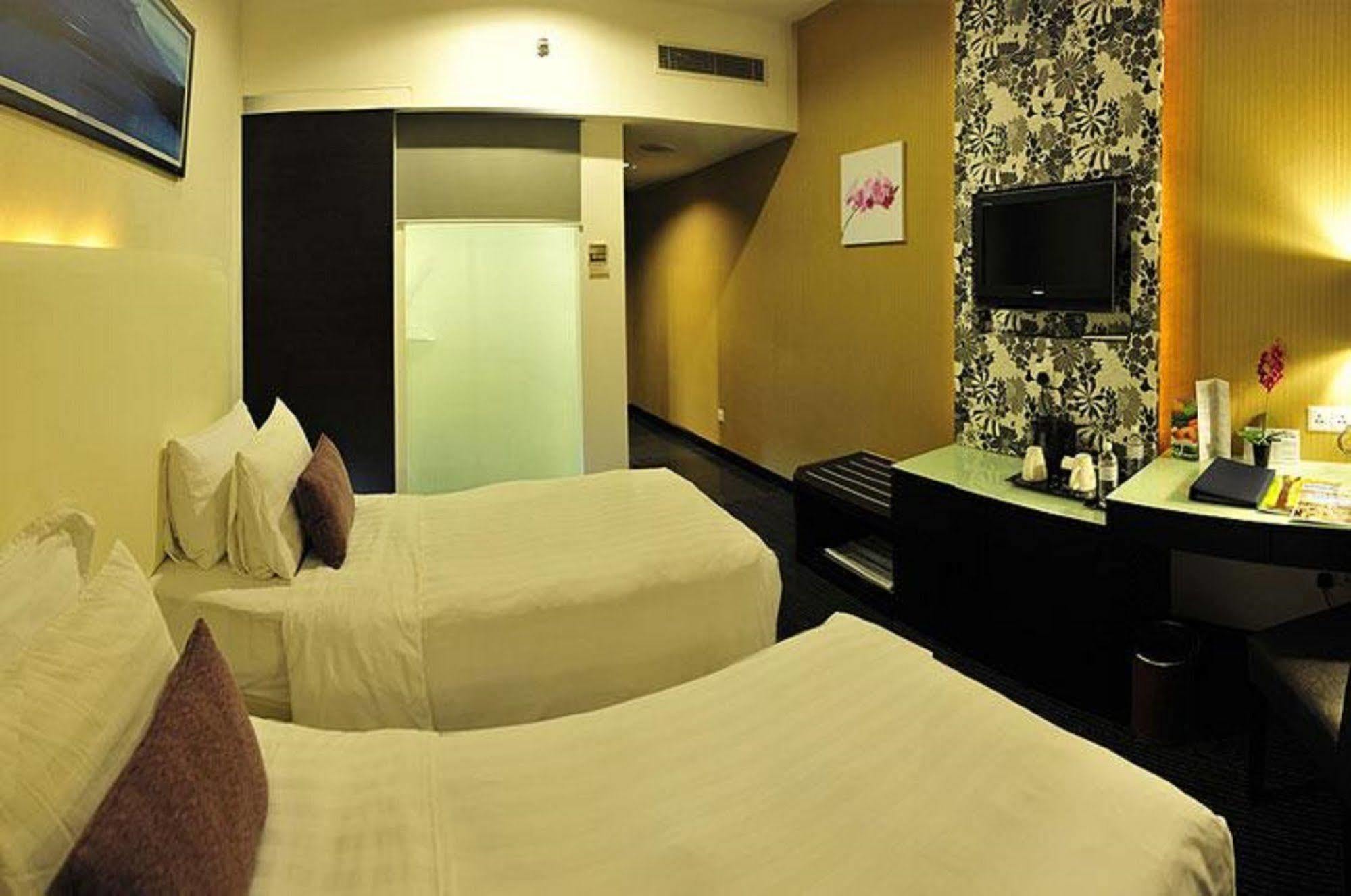 Grand Borneo Hotel Kota Kinabalu Zewnętrze zdjęcie
