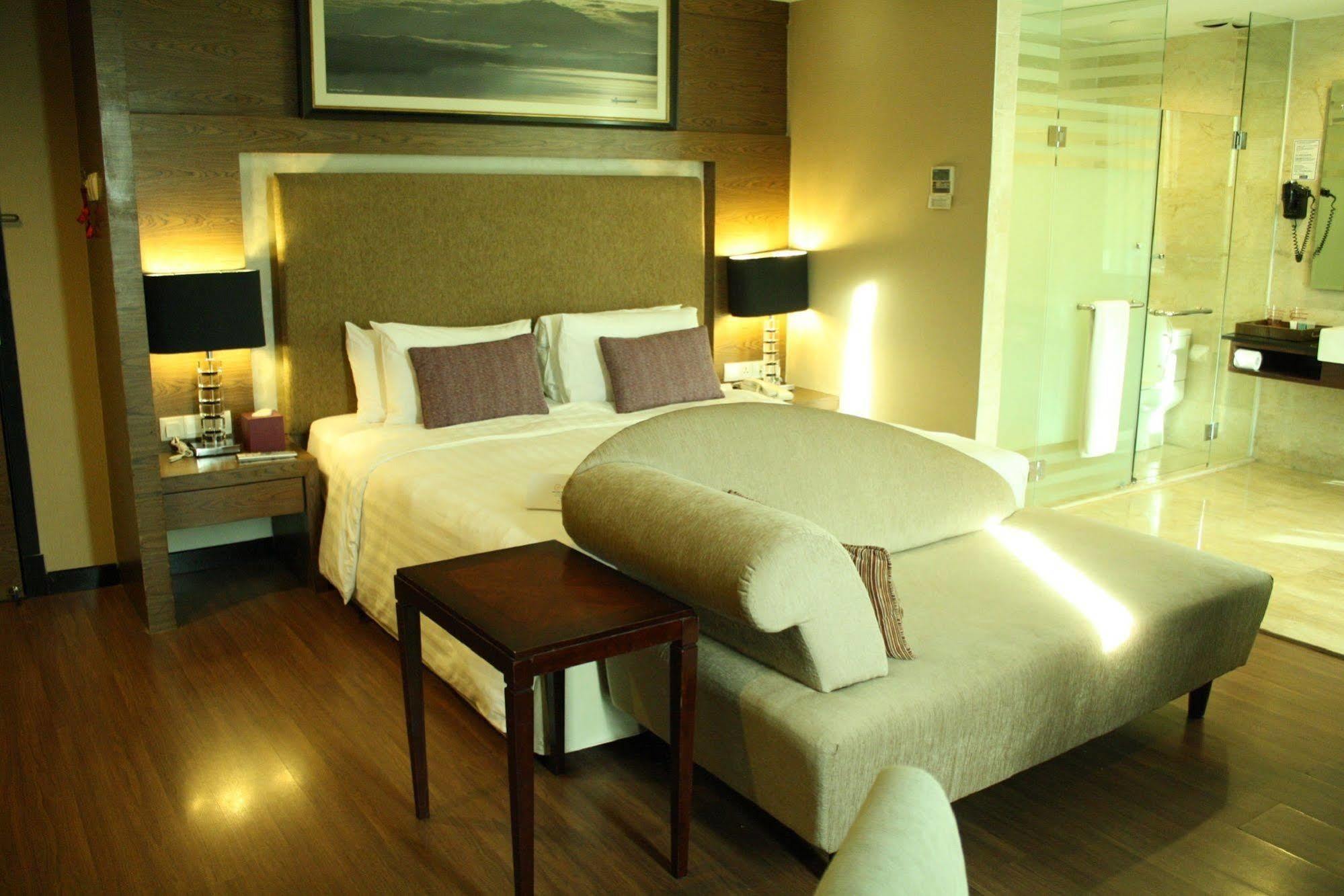 Grand Borneo Hotel Kota Kinabalu Zewnętrze zdjęcie