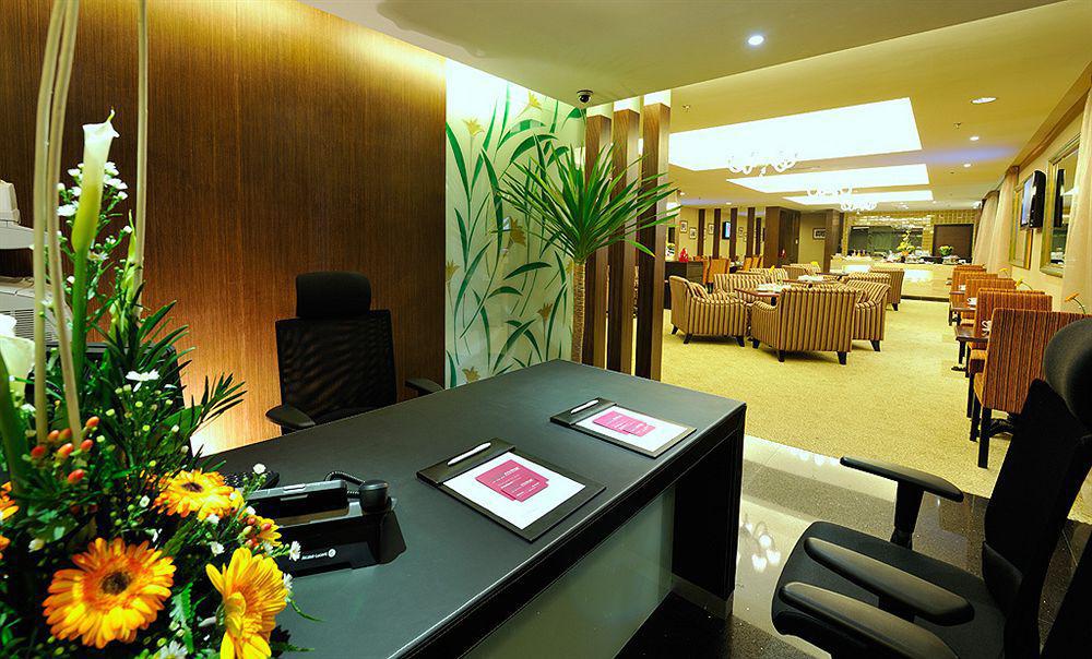 Grand Borneo Hotel Kota Kinabalu Zewnętrze zdjęcie